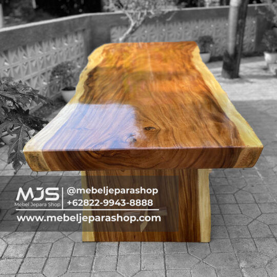 meja kayu solid trembesi untuk meeting